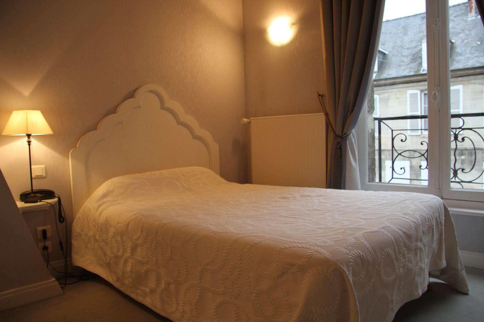 Hôtel Le Régent Villers-Cotterêts Buitenkant foto