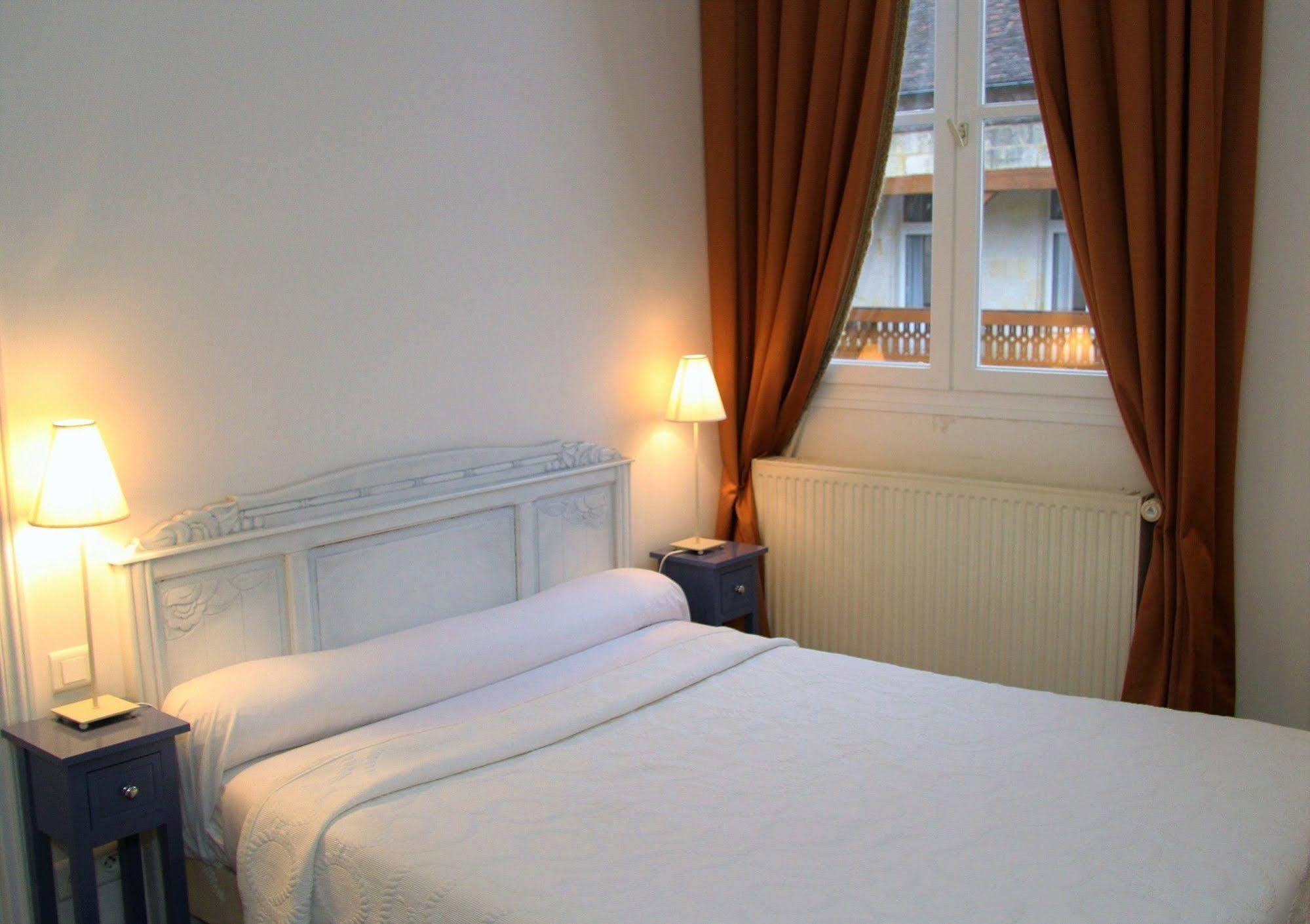 Hôtel Le Régent Villers-Cotterêts Buitenkant foto