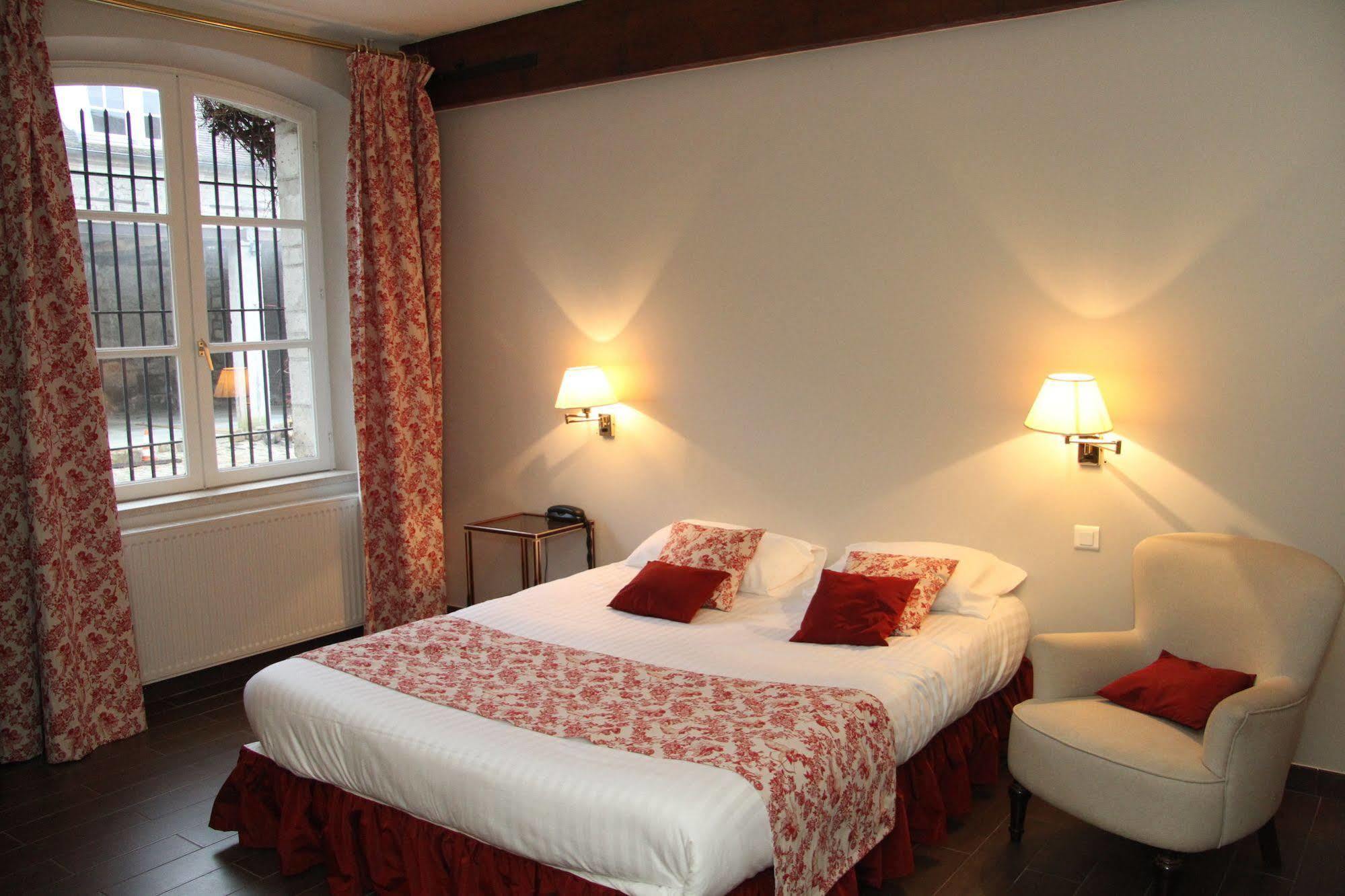 Hôtel Le Régent Villers-Cotterêts Buitenkant foto
