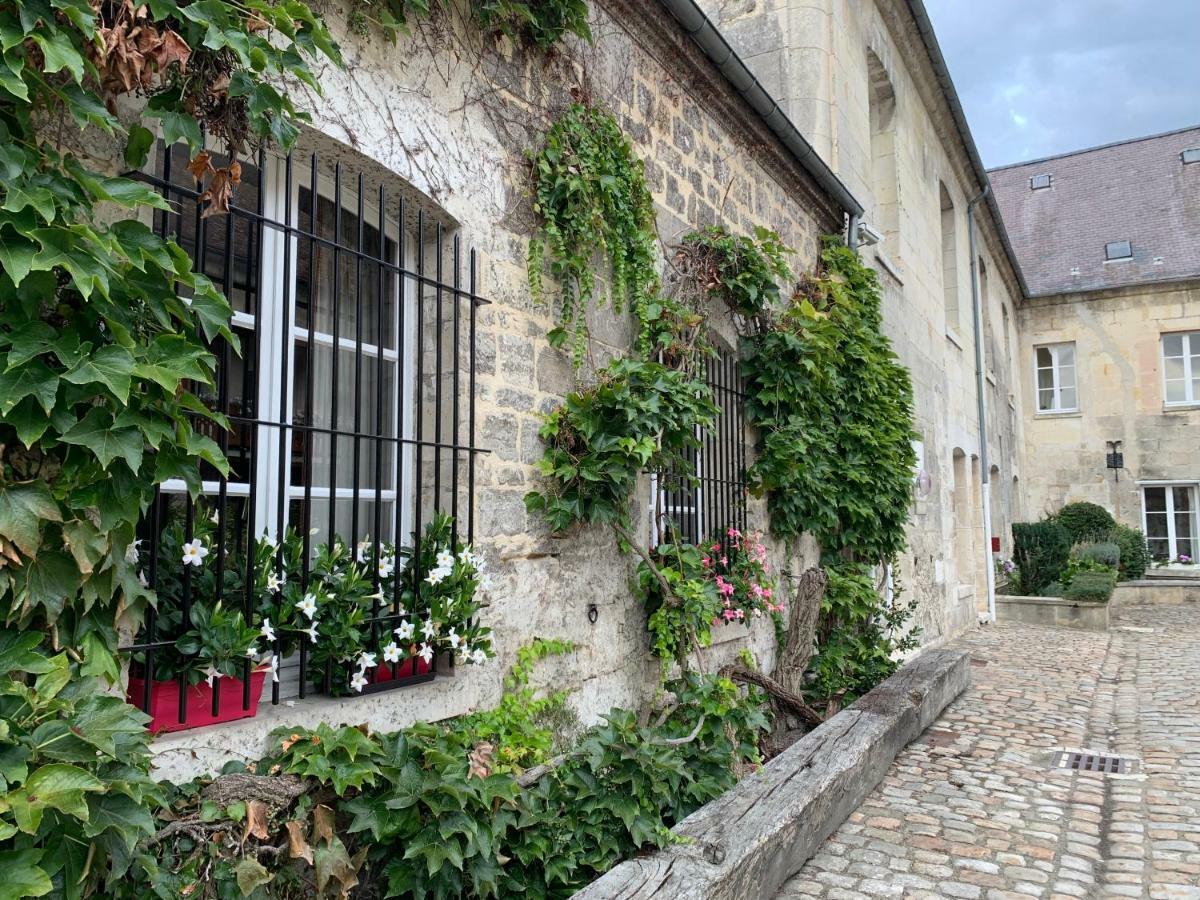 Hôtel Le Régent Villers-Cotterêts Buitenkant foto
