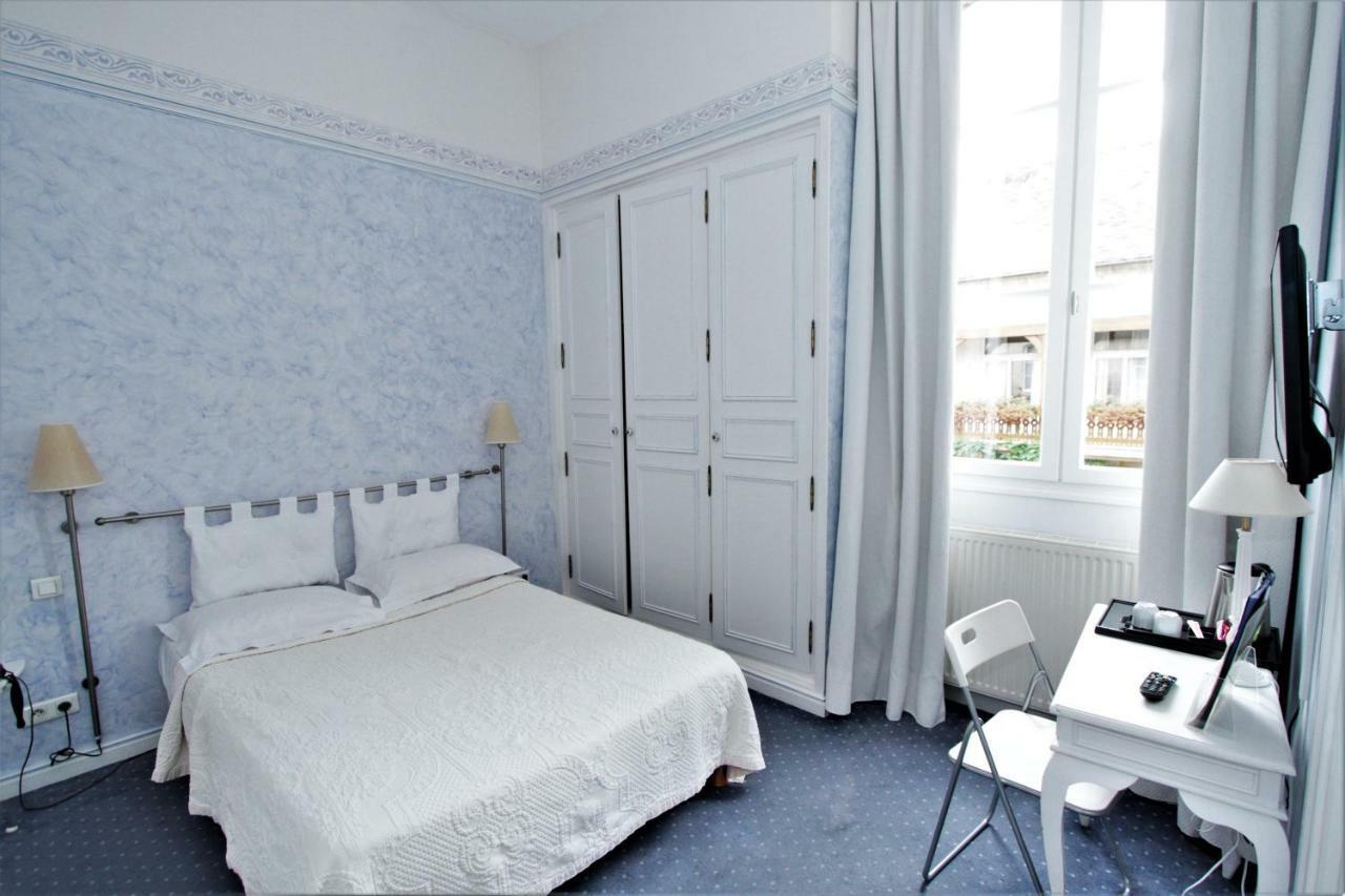 Hôtel Le Régent Villers-Cotterêts Buitenkant foto