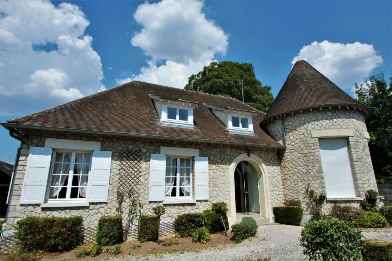 Hôtel Le Régent Villers-Cotterêts Buitenkant foto