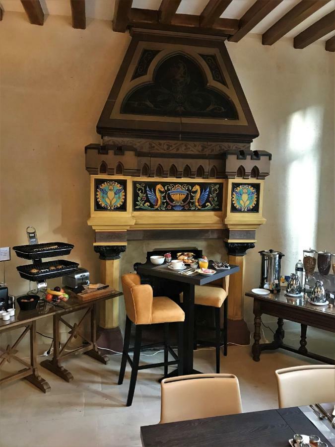 Hôtel Le Régent Villers-Cotterêts Buitenkant foto