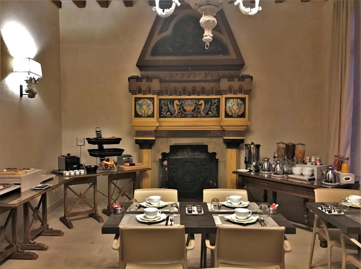 Hôtel Le Régent Villers-Cotterêts Buitenkant foto